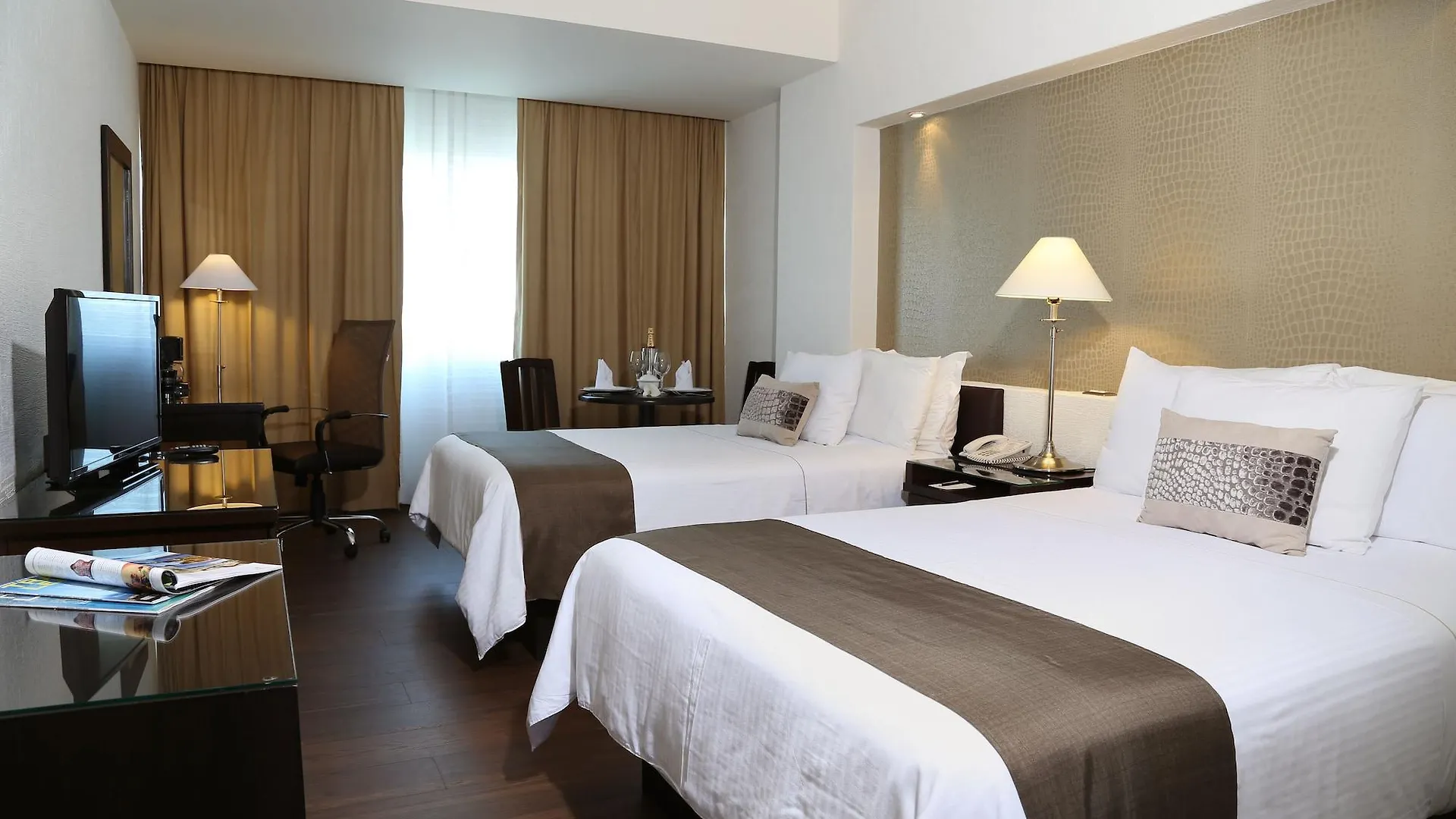 Meson Ejecutivo Guadalajara Minerva - Av Mexico Hotel