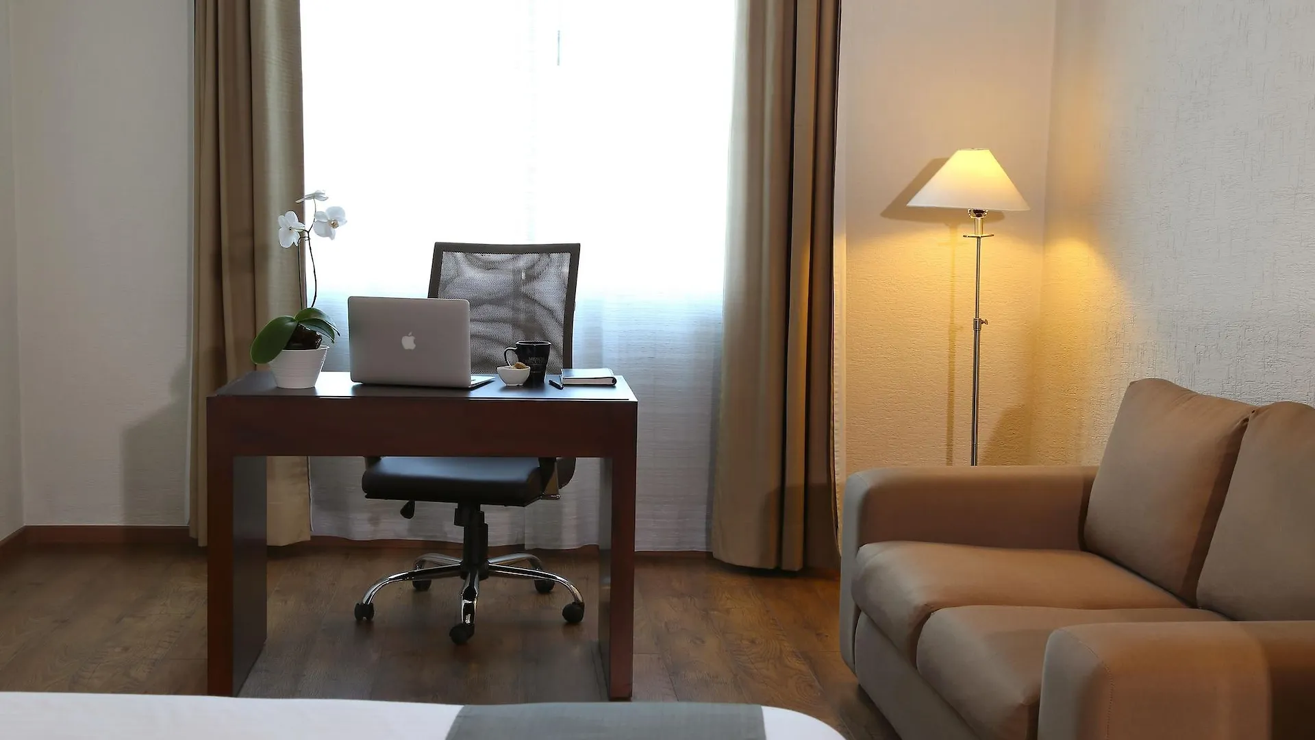 Meson Ejecutivo Guadalajara Minerva - Av Mexico Hotel
