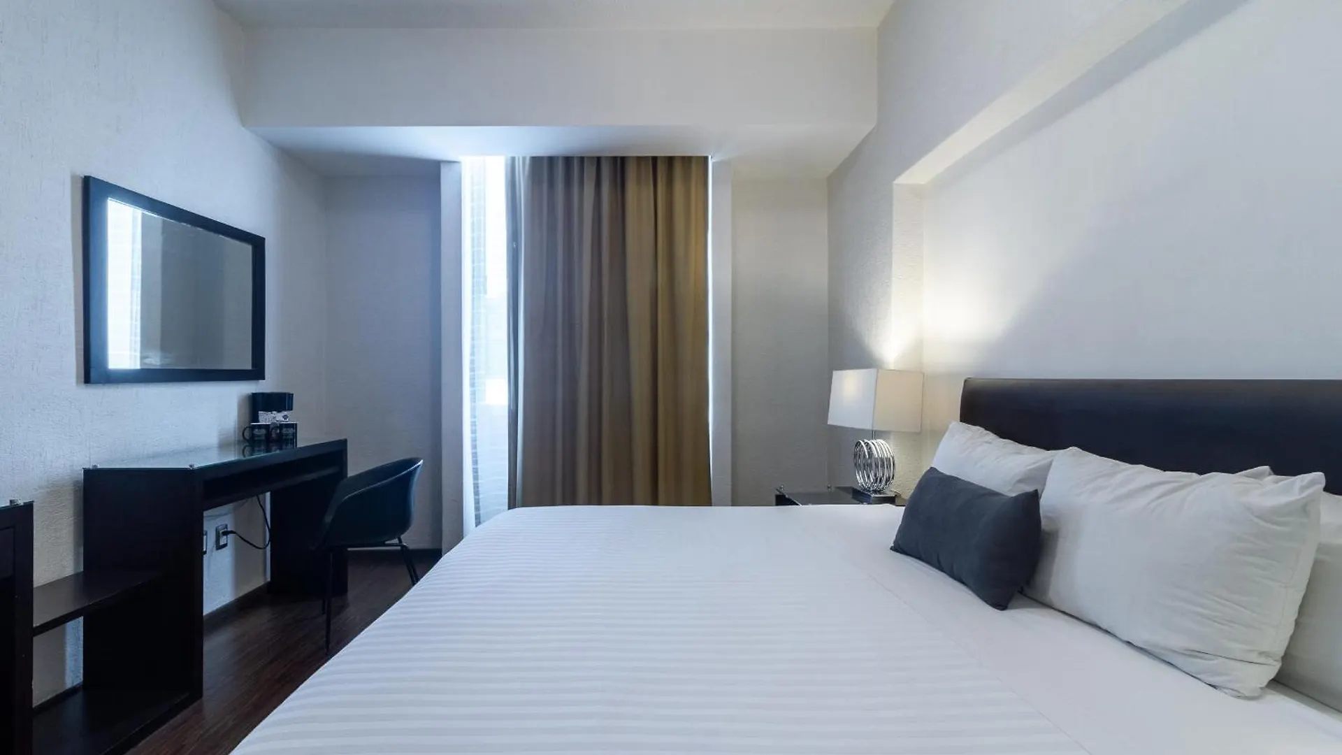 Meson Ejecutivo Guadalajara Minerva - Av Mexico Hotel