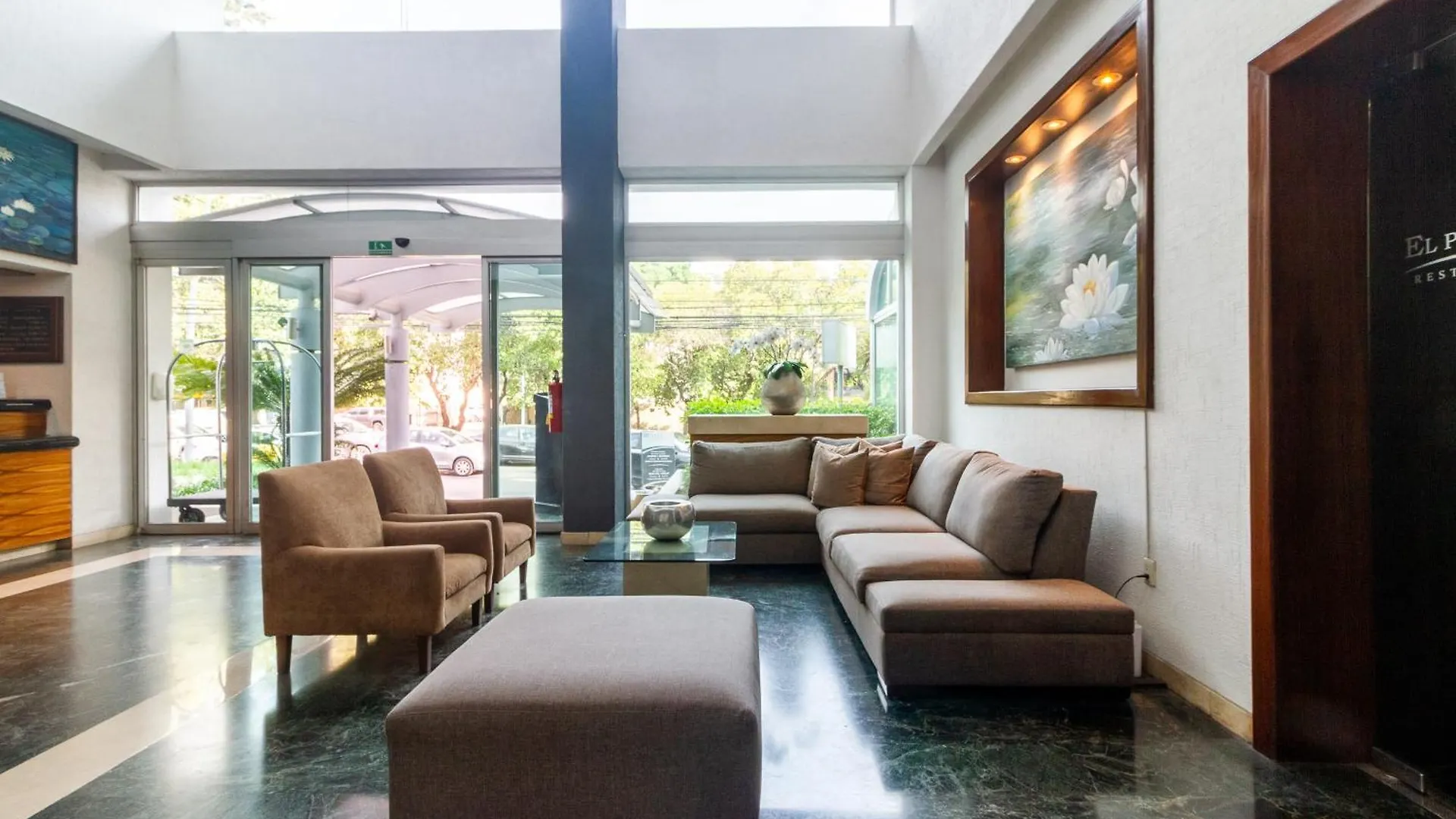Meson Ejecutivo Guadalajara Minerva - Av Mexico Hotel