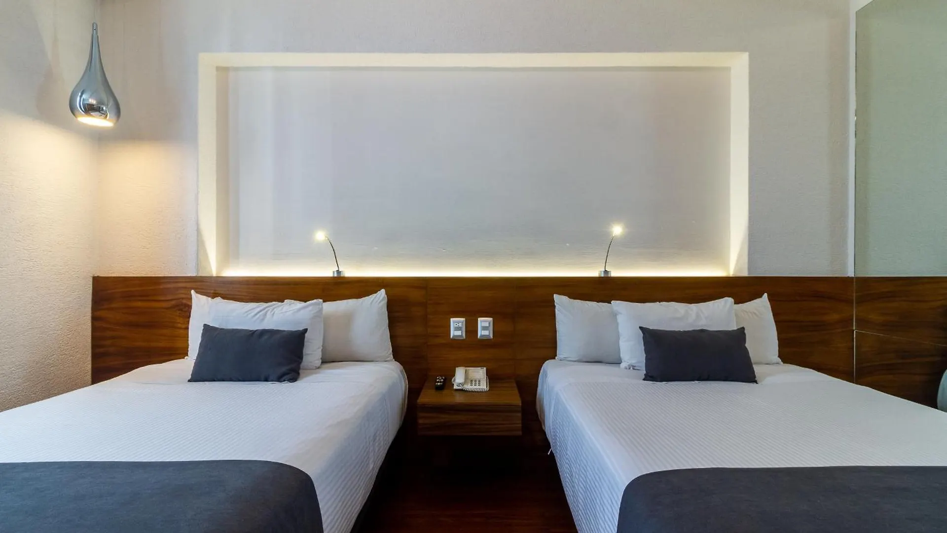 Meson Ejecutivo Guadalajara Minerva - Av Mexico Hotel